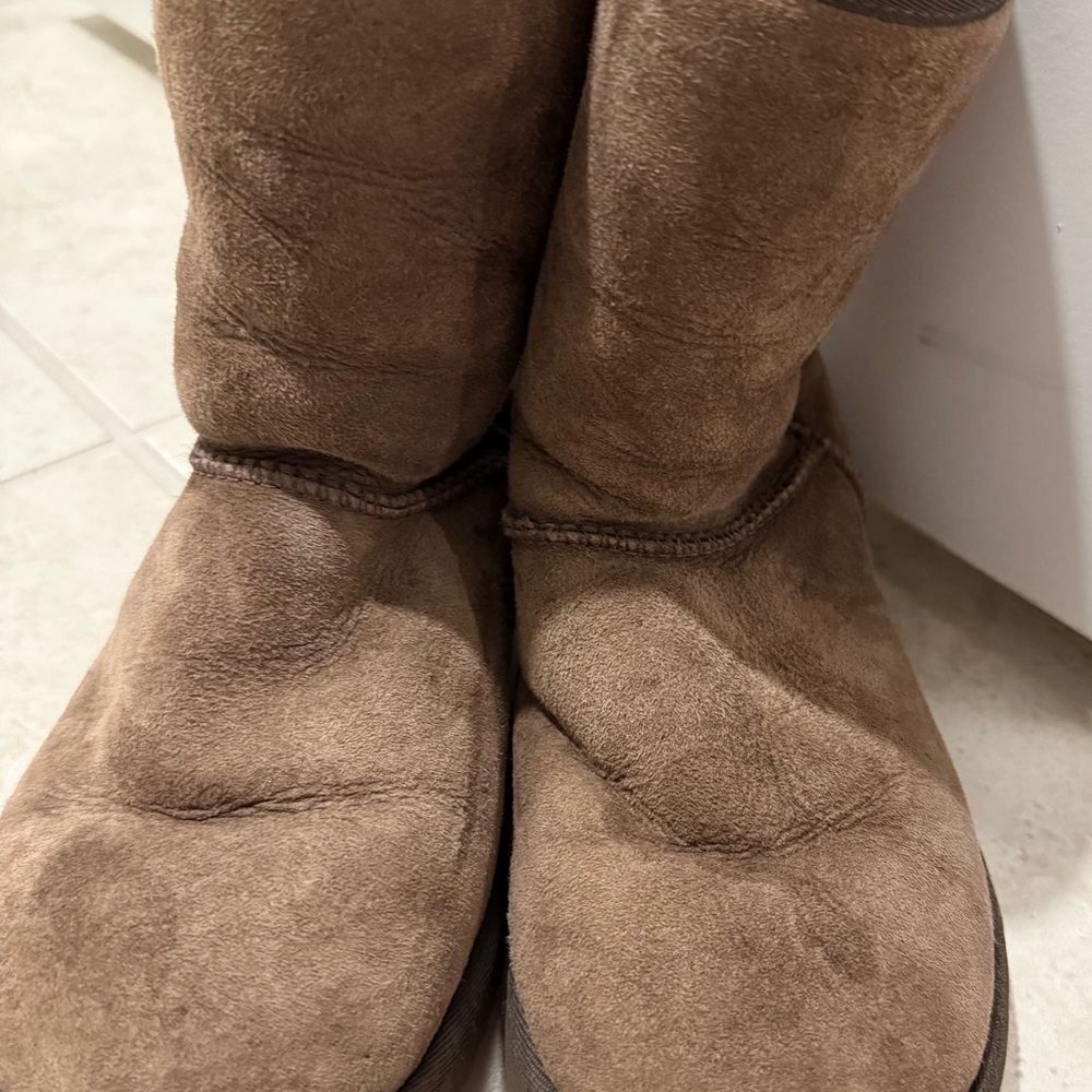 UGG Classic Tan Suede Boots
